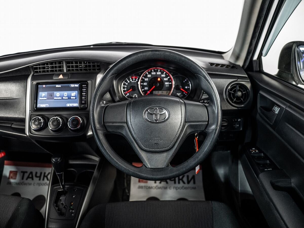 Toyota Corolla 2017 - фото автомобиля