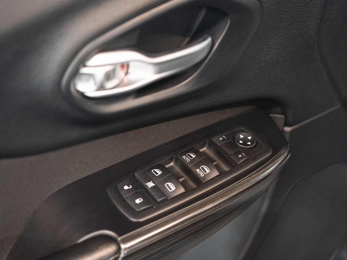 Jeep Cherokee 2014 - фото автомобиля