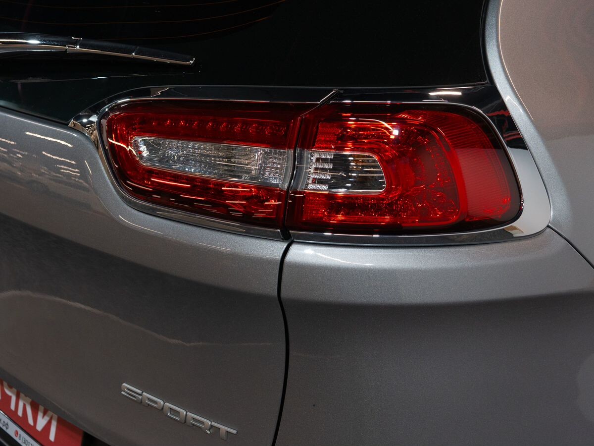 Jeep Cherokee 2014 - фото автомобиля