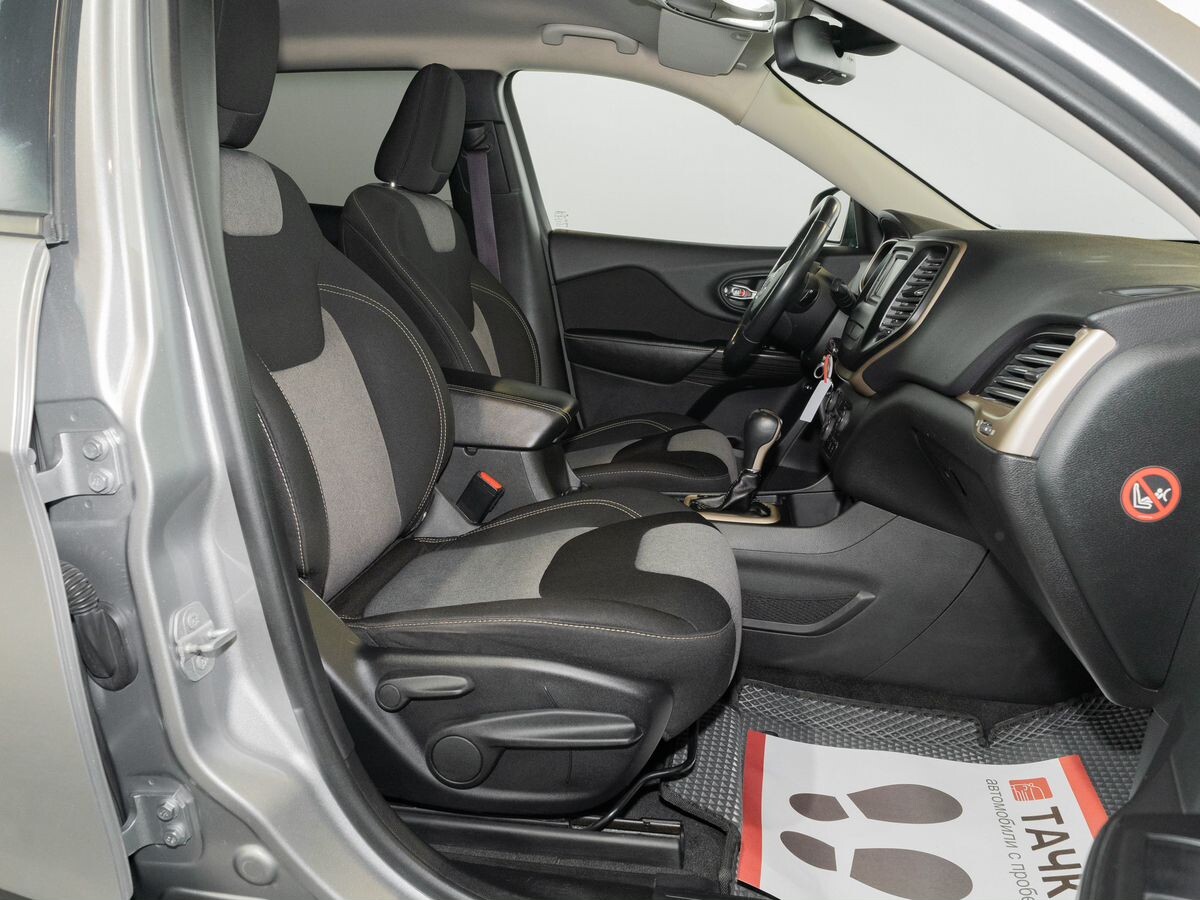 Jeep Cherokee 2014 - фото автомобиля