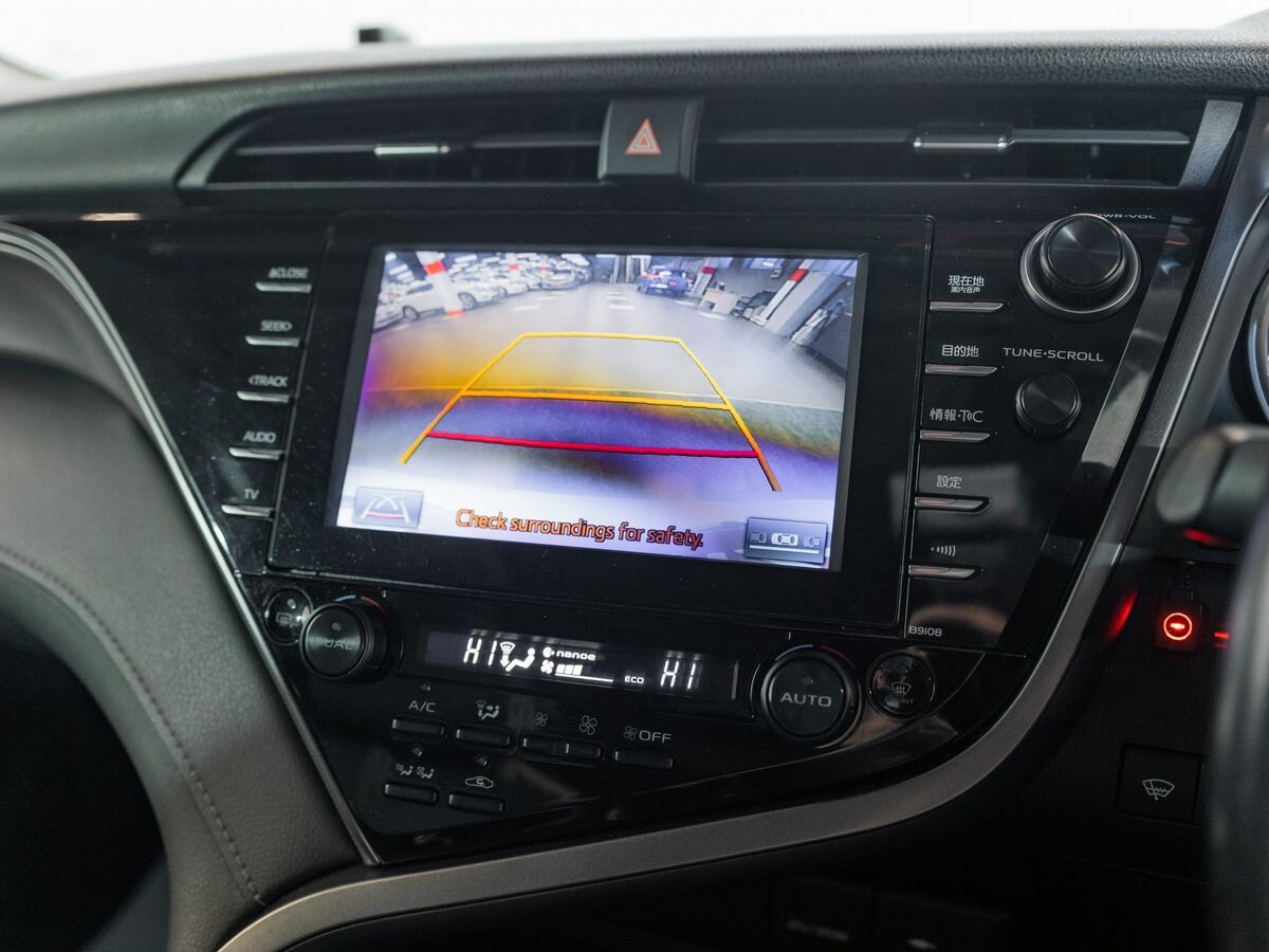 Toyota Camry 2018 - фото автомобиля