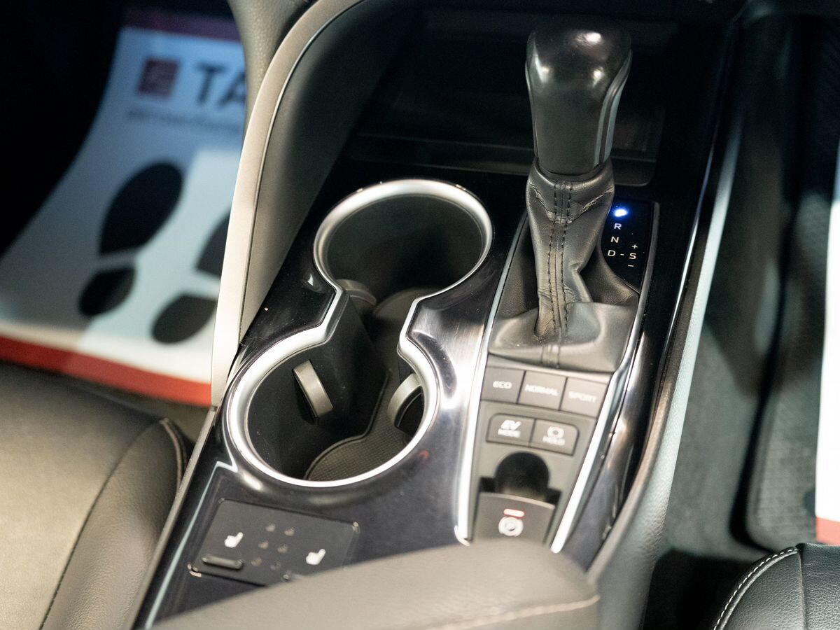 Toyota Camry 2018 - фото автомобиля