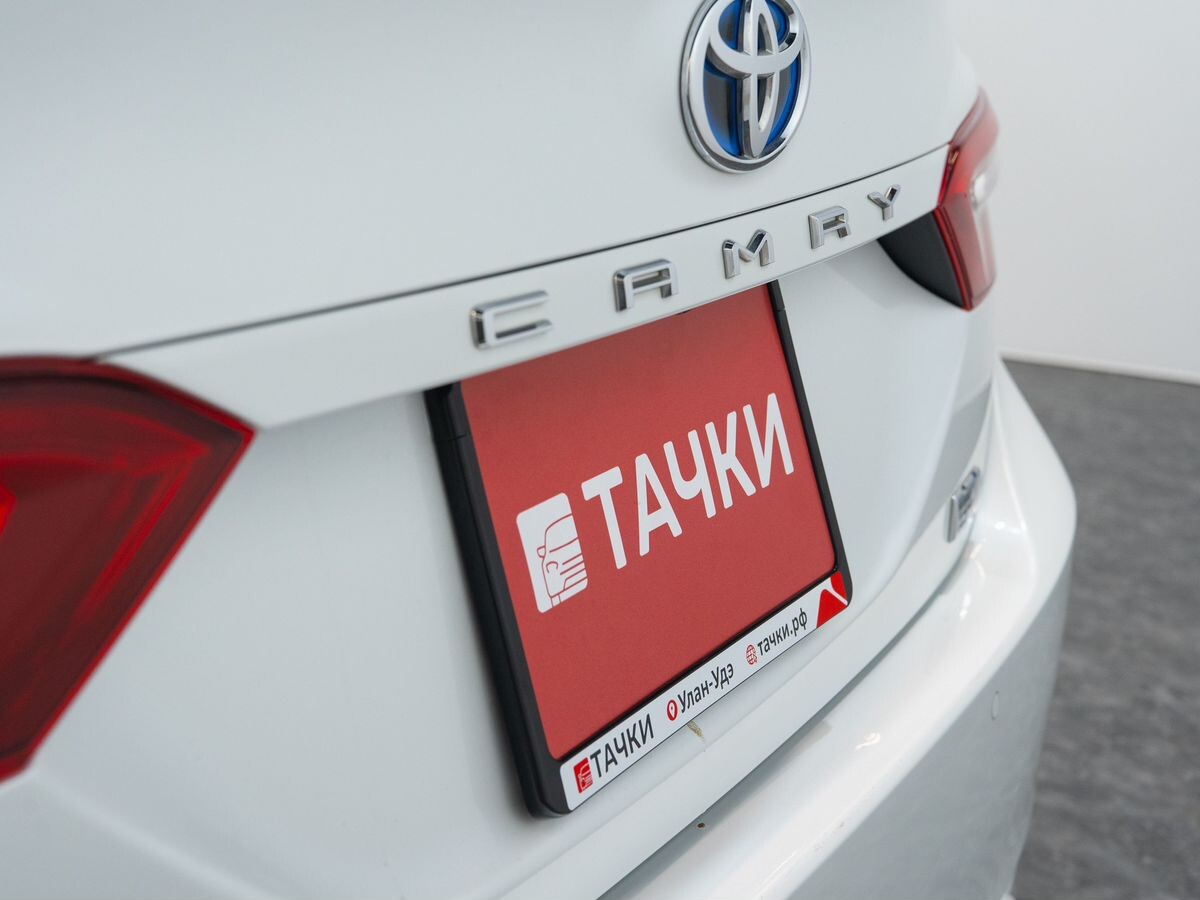 Toyota Camry 2018 - фото автомобиля