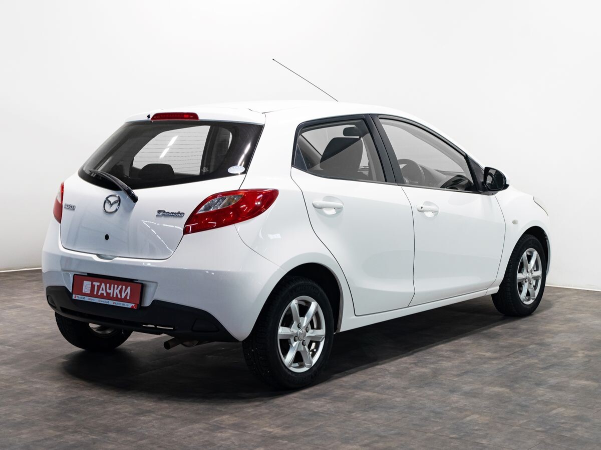 Mazda Demio 2010 - фото автомобиля