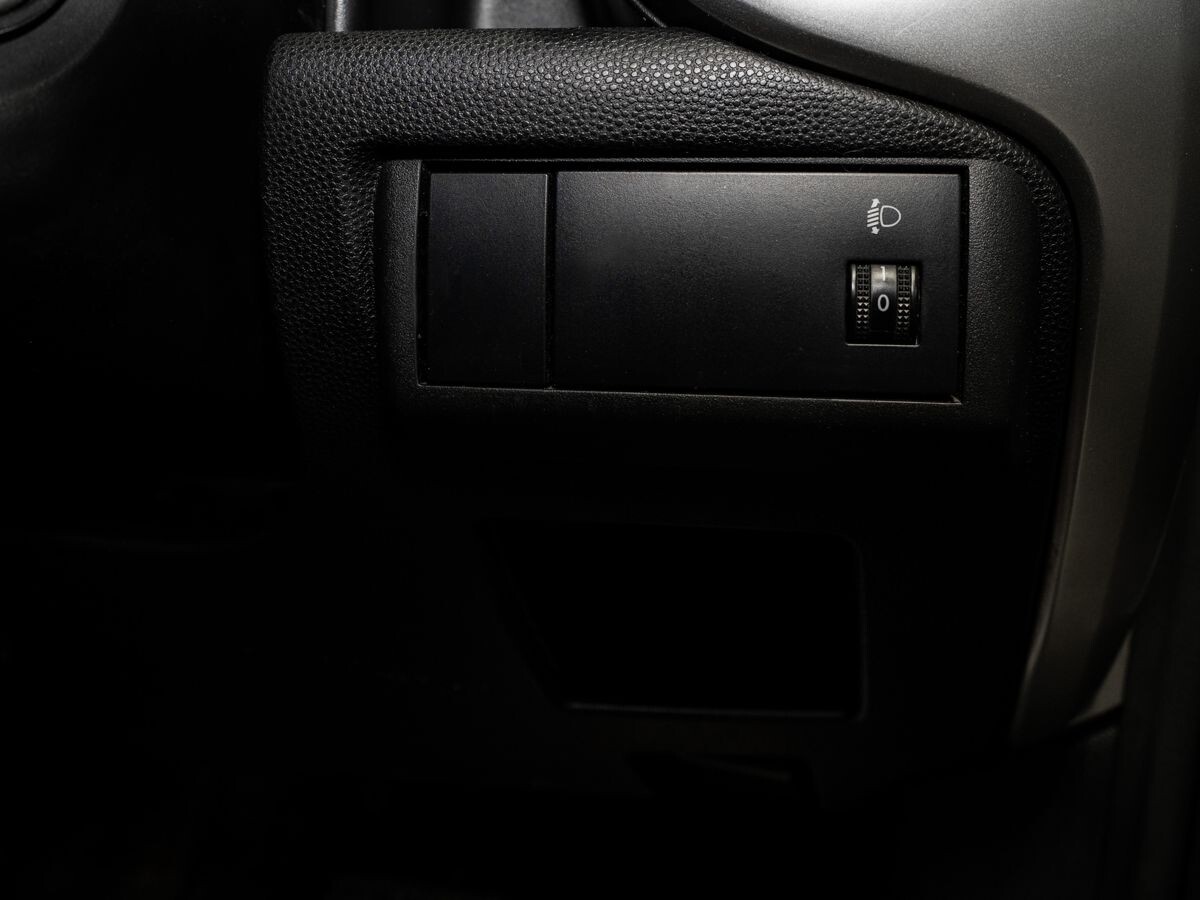 Mazda Demio 2010 - фото автомобиля