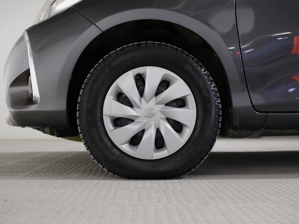 Toyota Vitz 2019 - фото автомобиля