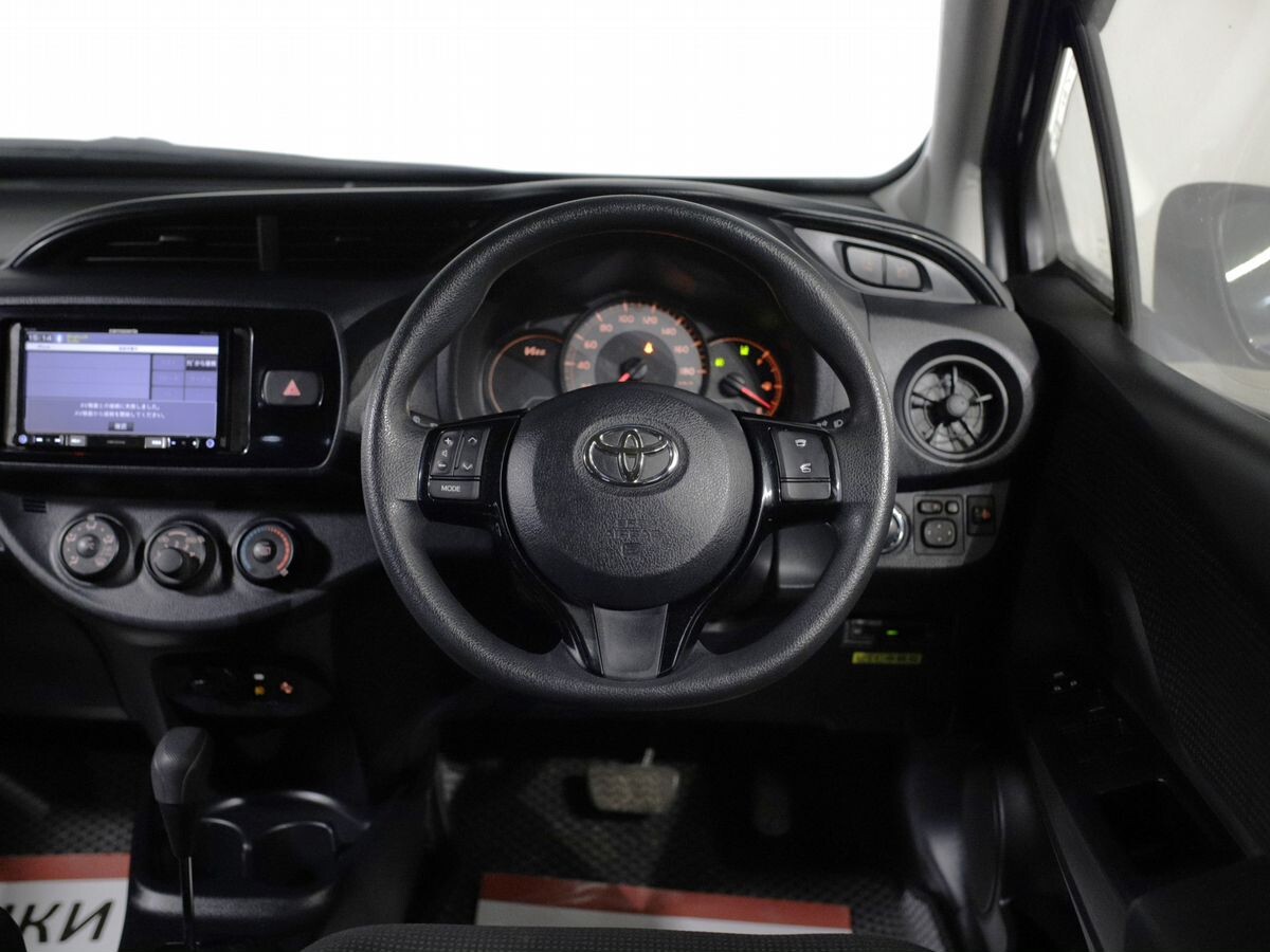 Toyota Vitz 2019 - фото автомобиля