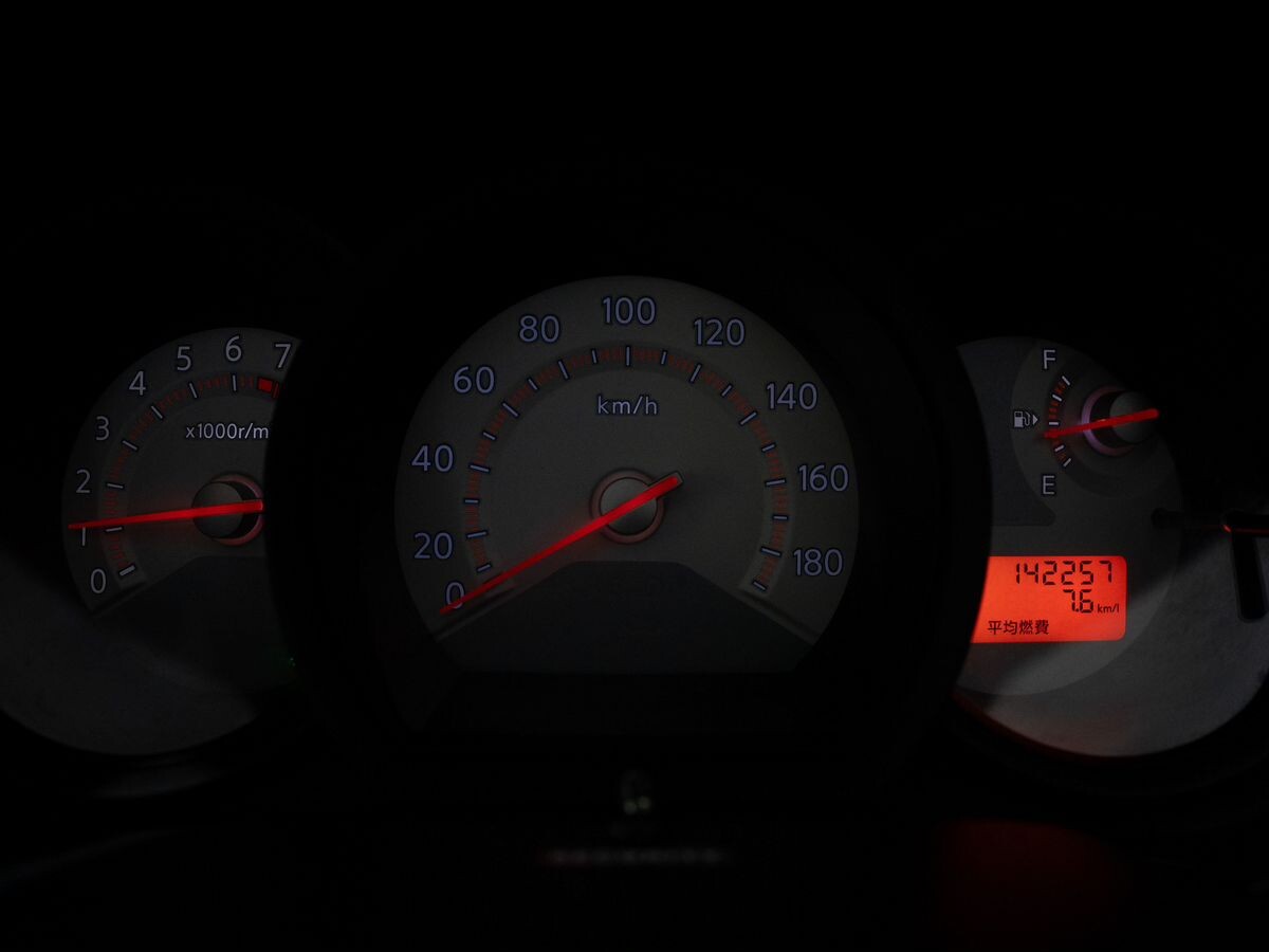 Nissan Tiida Latio 2010 - фото автомобиля