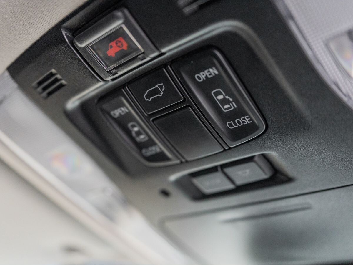 Toyota Alphard 2019 - фото автомобиля