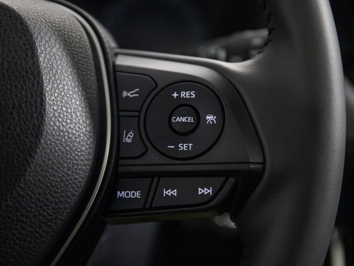 Toyota RAV4 2025 - фото автомобиля