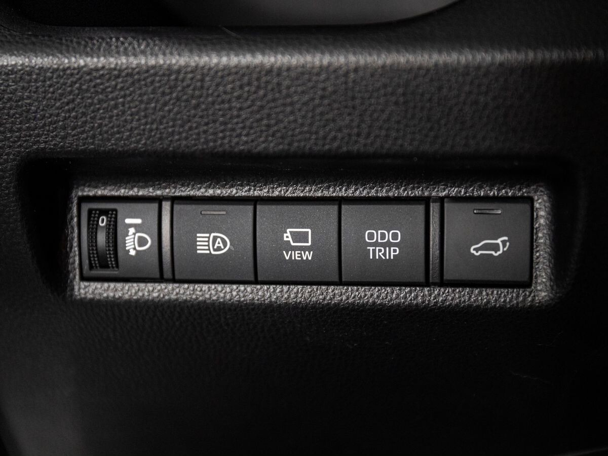 Toyota RAV4 2025 - фото автомобиля