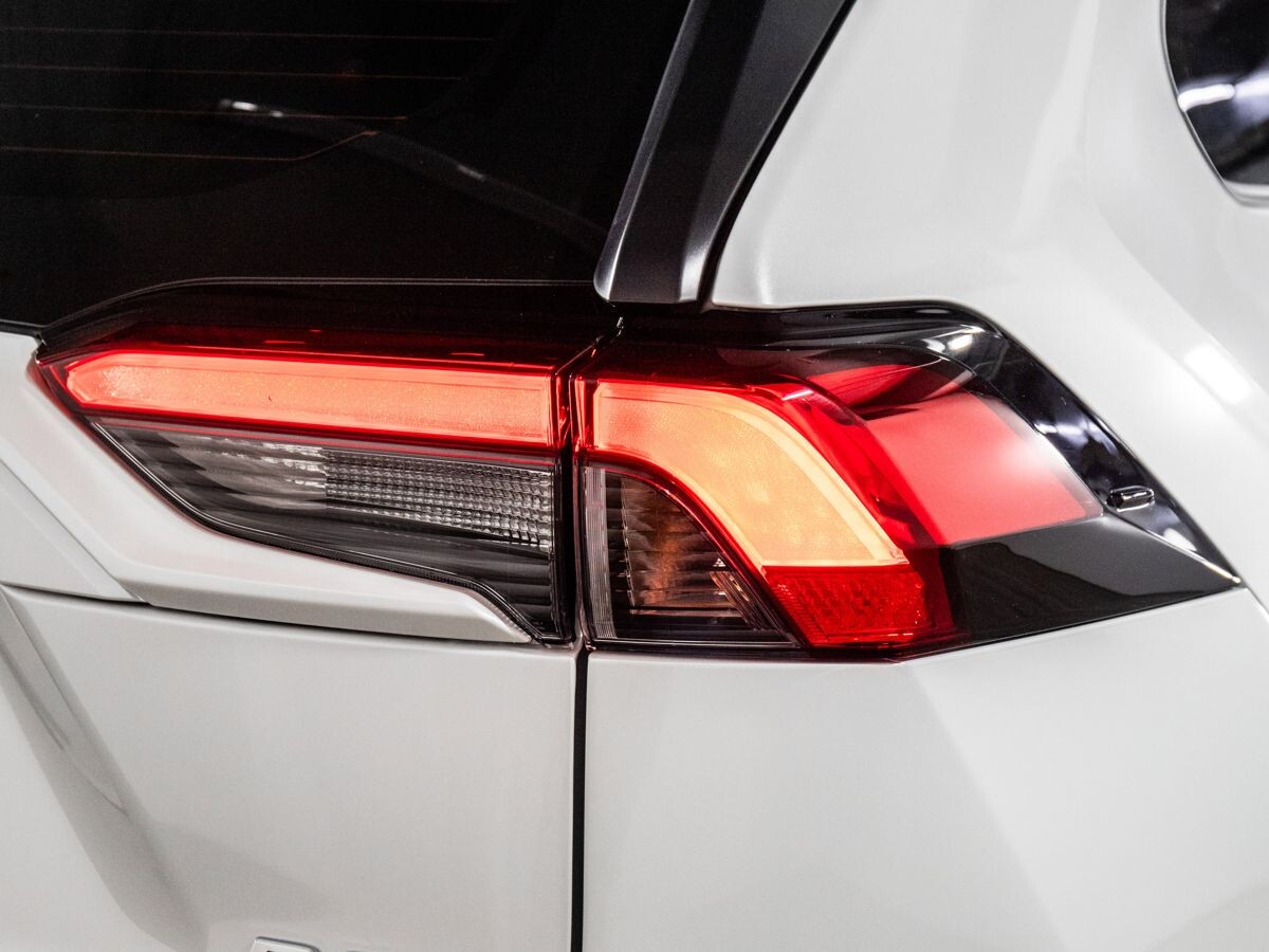 Toyota RAV4 2025 - фото автомобиля