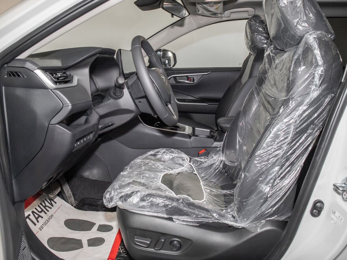 Toyota RAV4 2025 - фото автомобиля