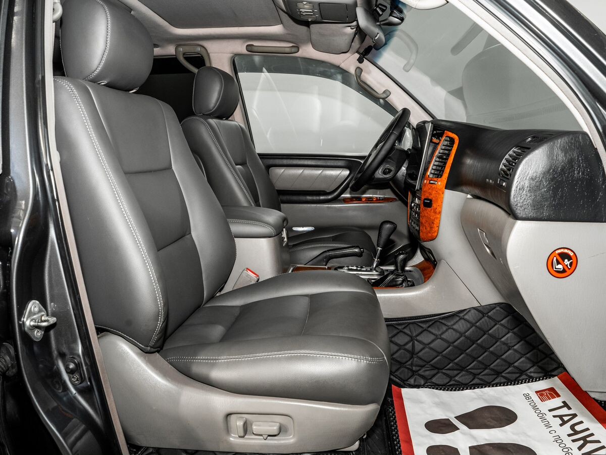 Toyota Land Cruiser 2004 - фото автомобиля