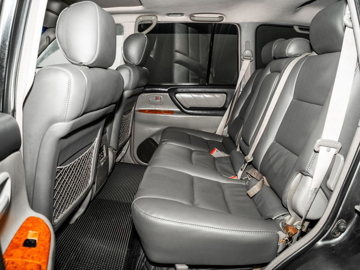 Toyota Land Cruiser 2004 - фото автомобиля