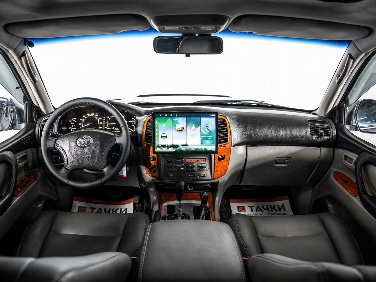 Toyota Land Cruiser 2004 - фото автомобиля