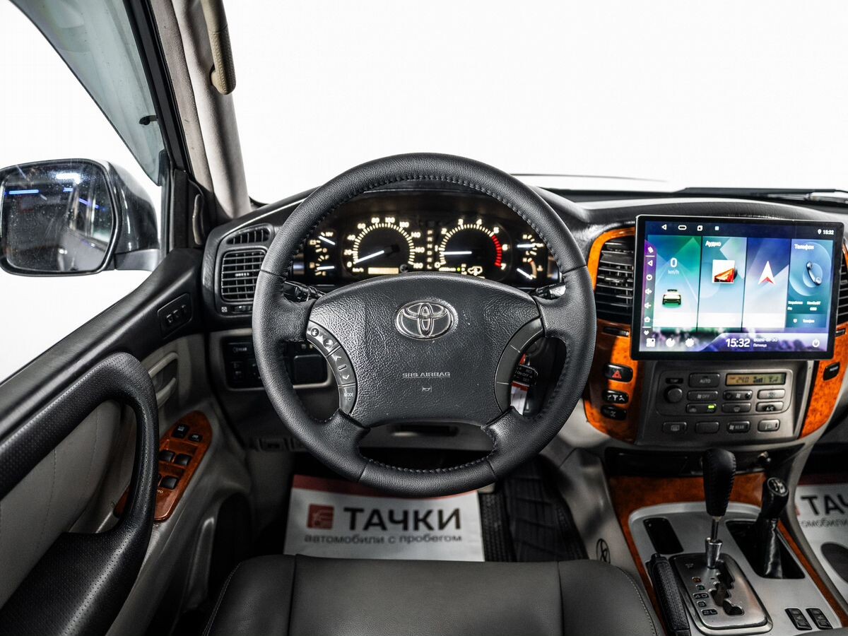 Toyota Land Cruiser 2004 - фото автомобиля