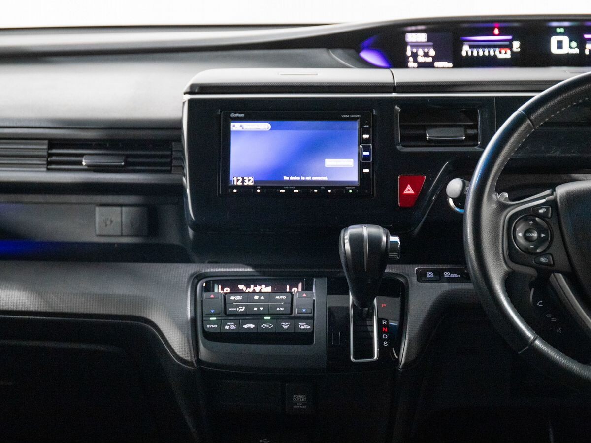 Honda Stepwgn 2017 - фото автомобиля