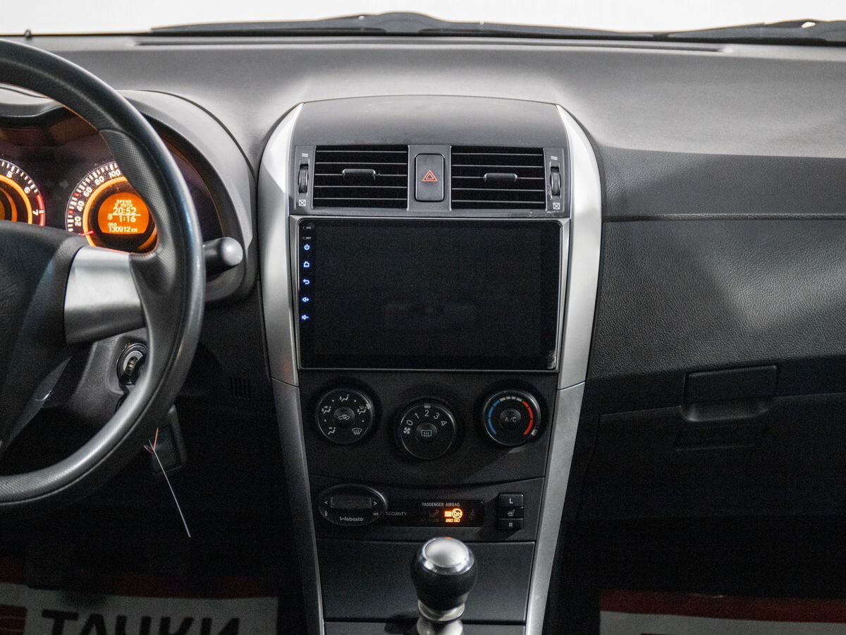 Toyota Corolla 2010 - фото автомобиля