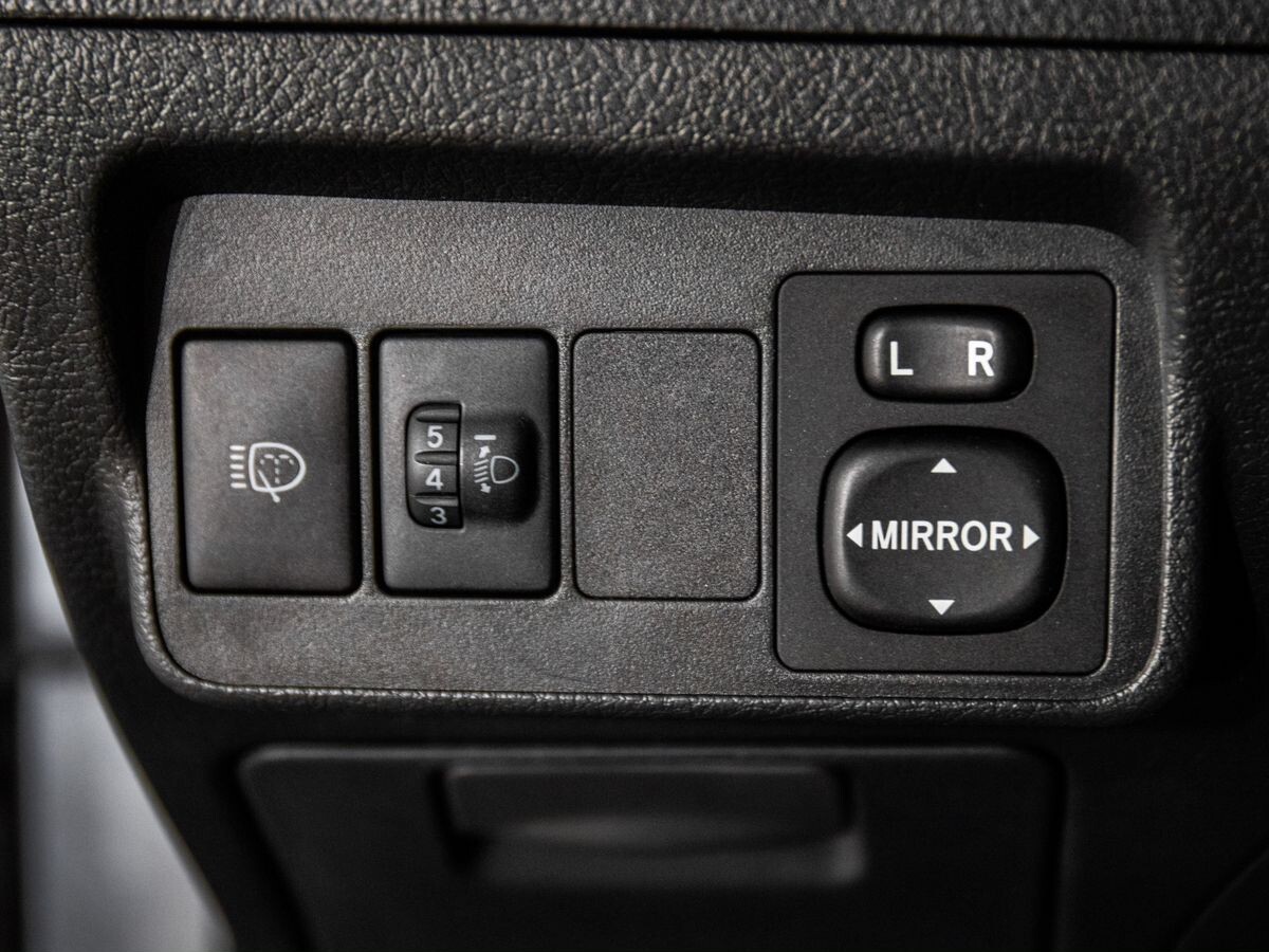 Toyota Corolla 2010 - фото автомобиля