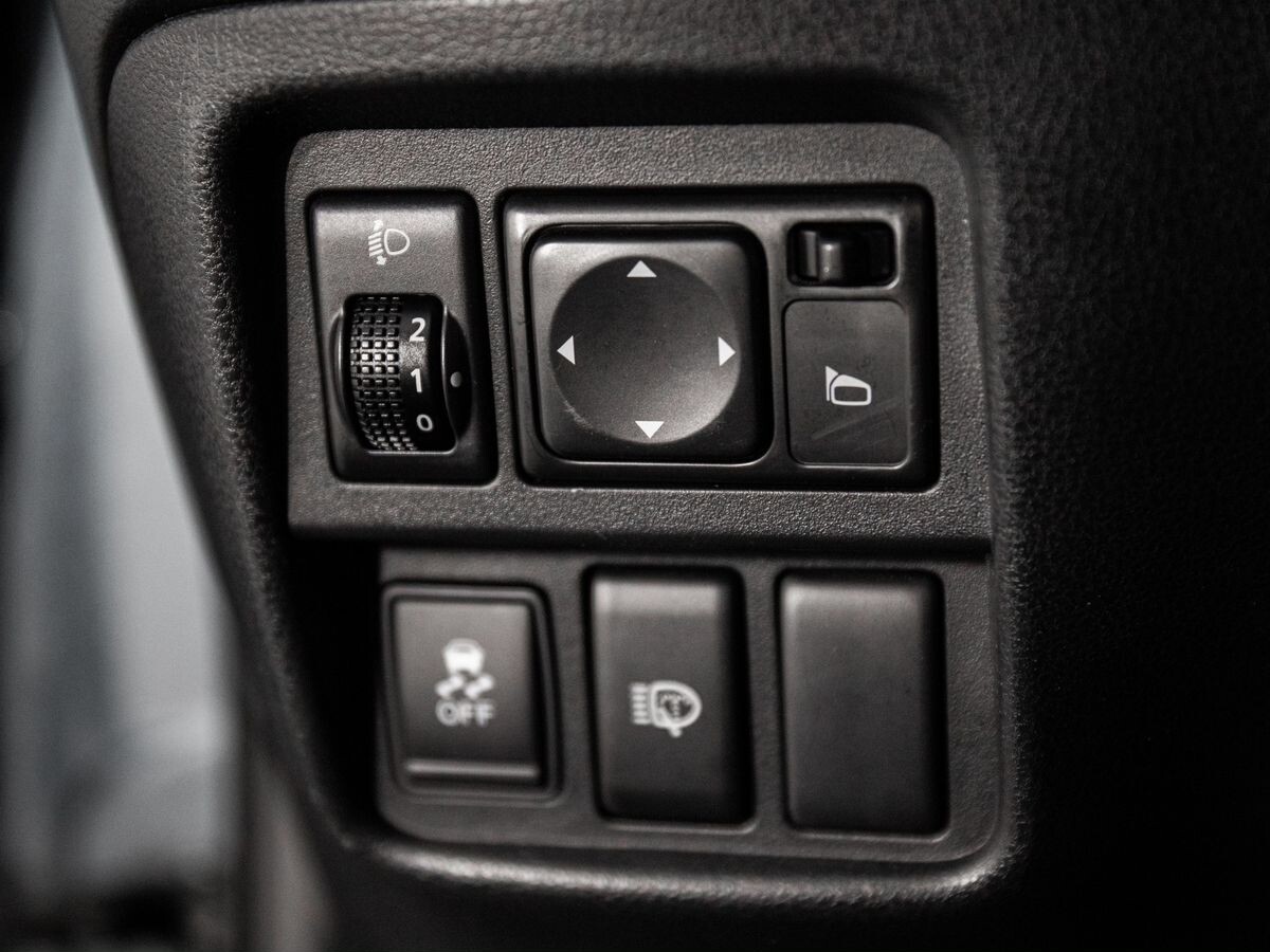 Nissan Juke 2011 - фото автомобиля