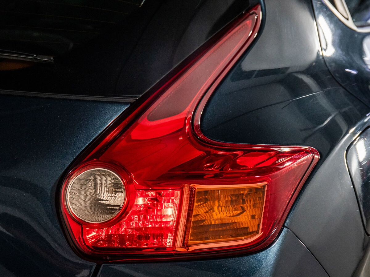 Nissan Juke 2011 - фото автомобиля