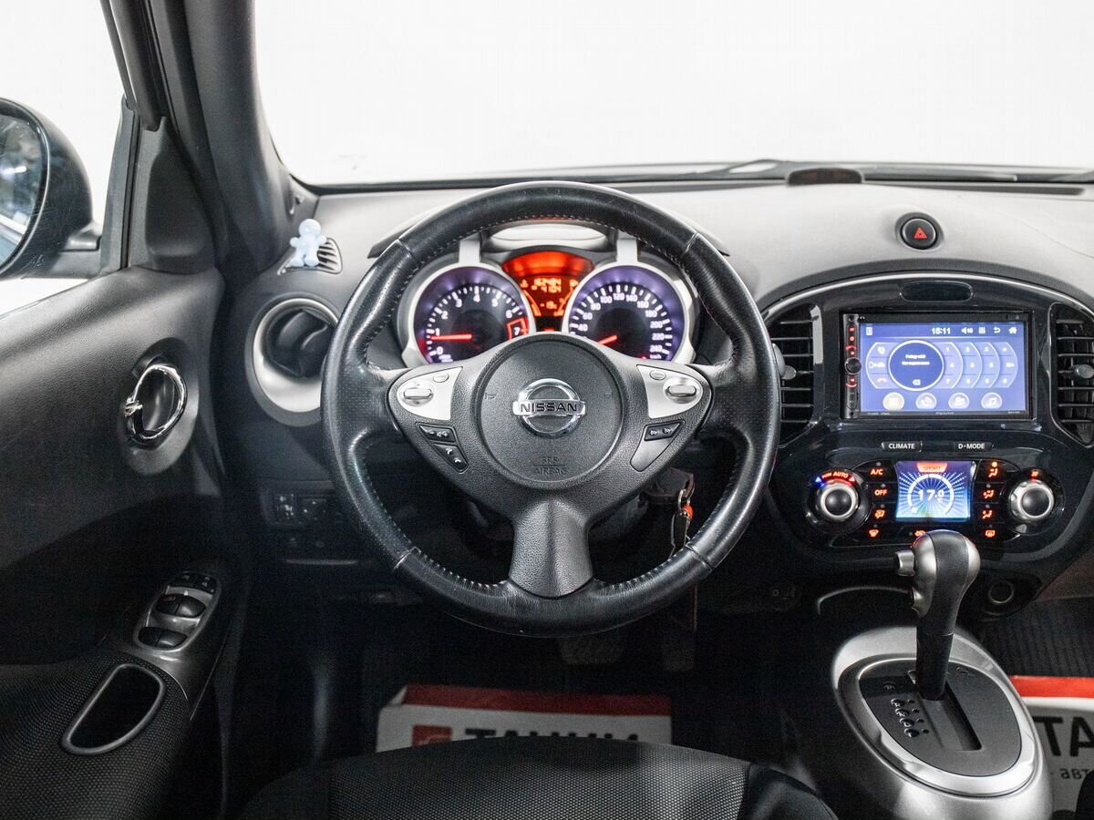 Nissan Juke 2011 - фото автомобиля