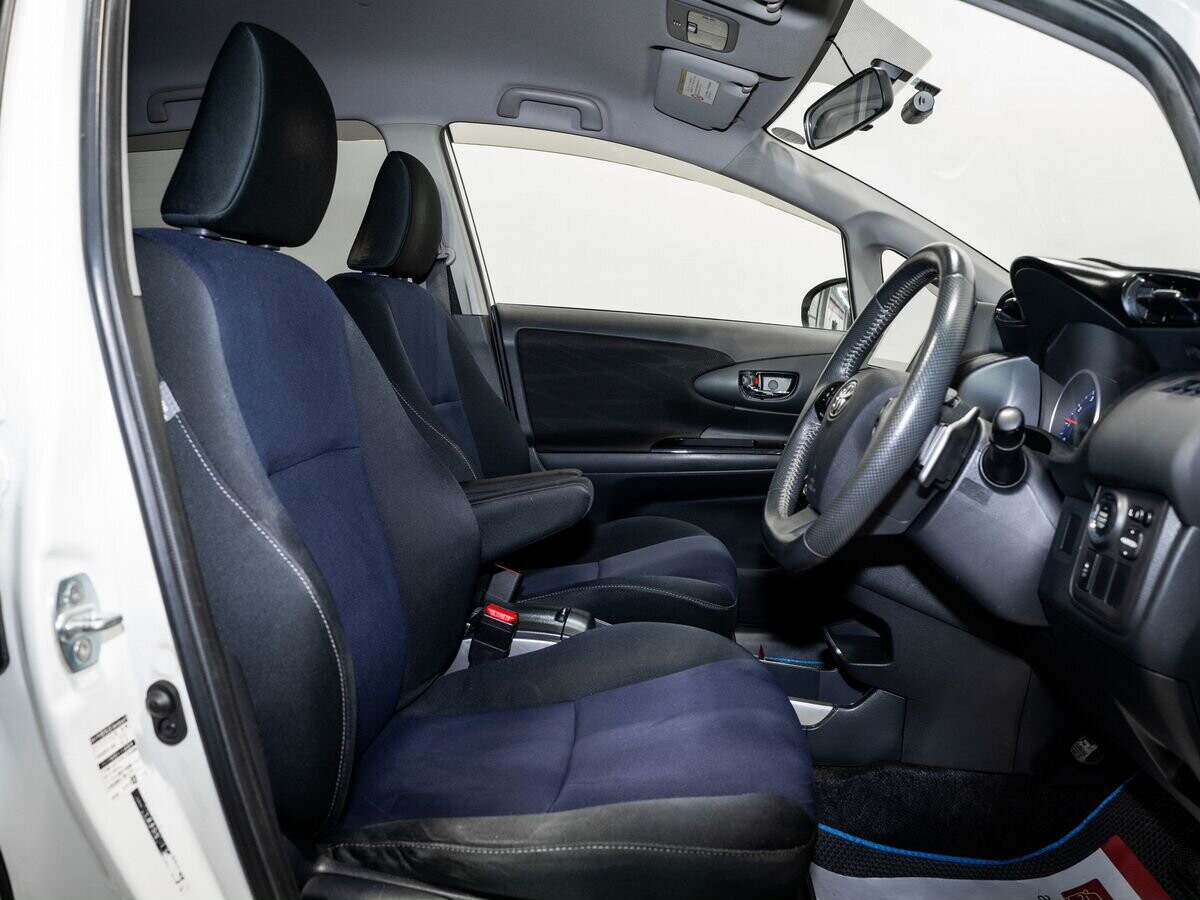 Toyota Wish 2013 - фото автомобиля