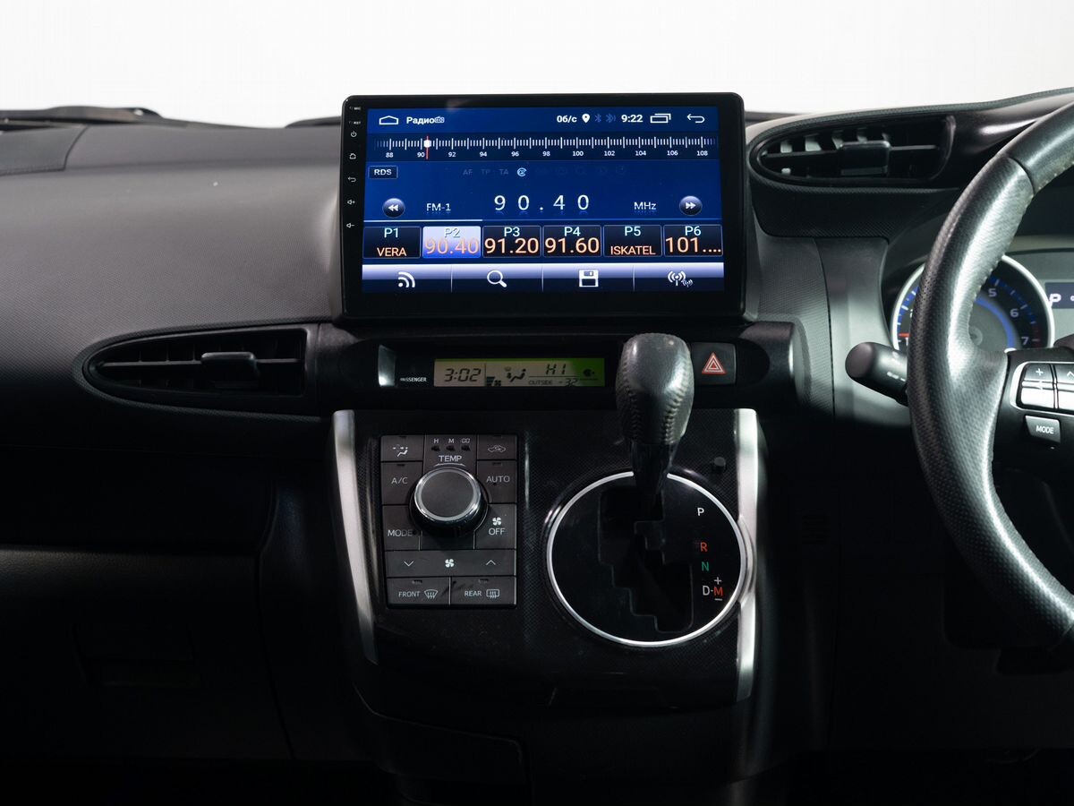 Toyota Wish 2013 - фото автомобиля