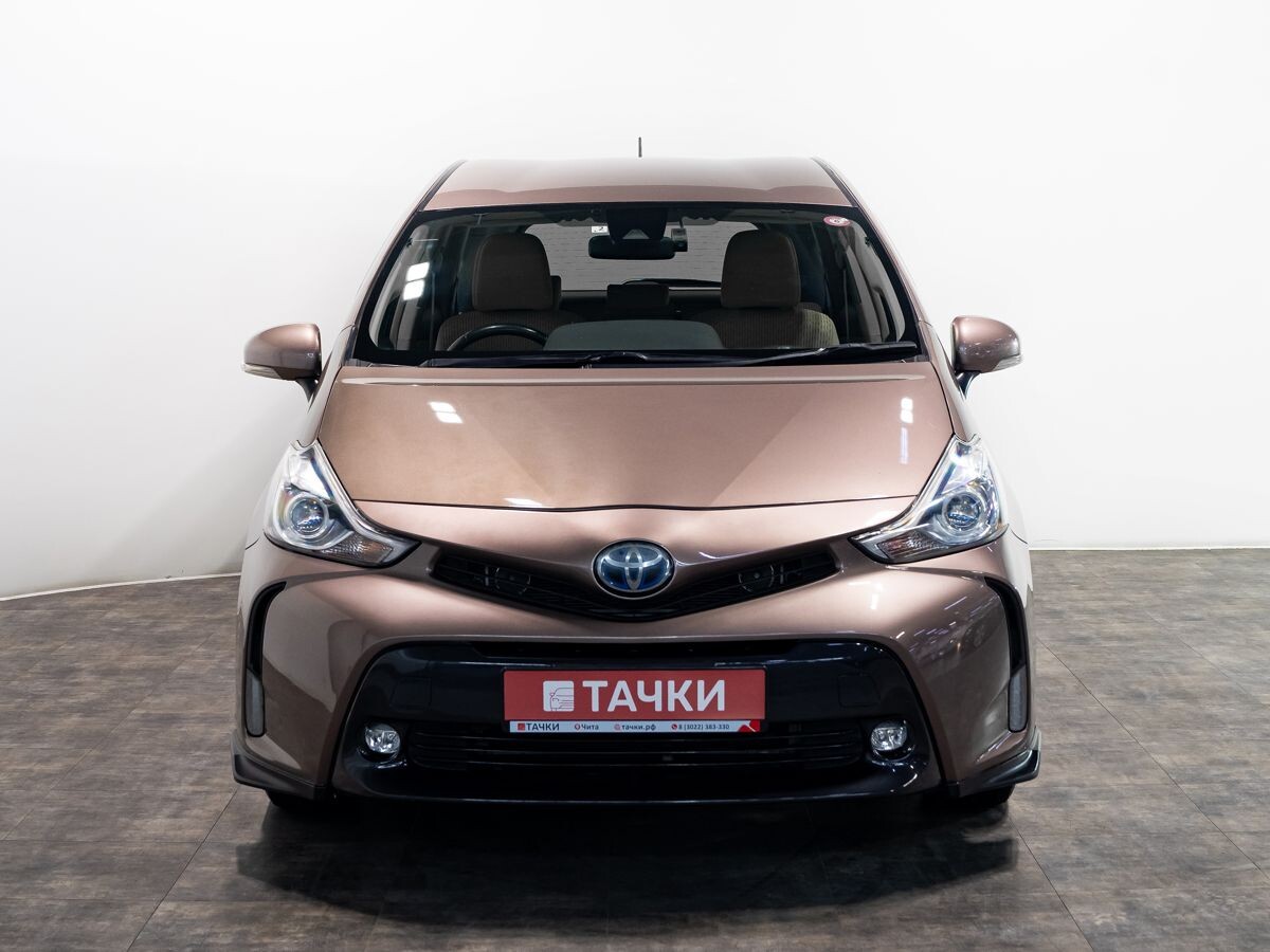 Toyota Prius Alpha 2019 - фото автомобиля