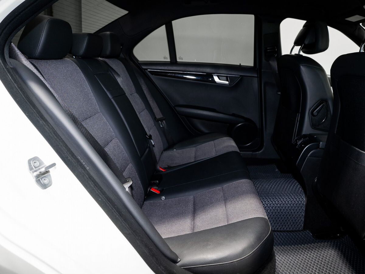 Mercedes-Benz C-Класс 2011 - фото автомобиля