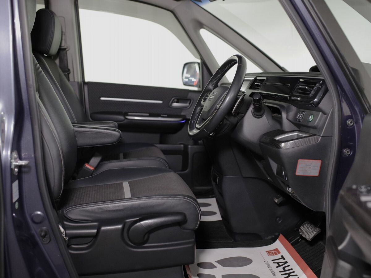 Honda Stepwgn 2015 - фото автомобиля