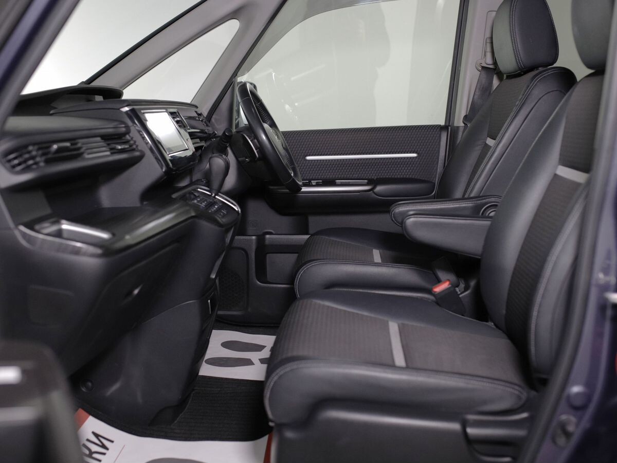 Honda Stepwgn 2015 - фото автомобиля