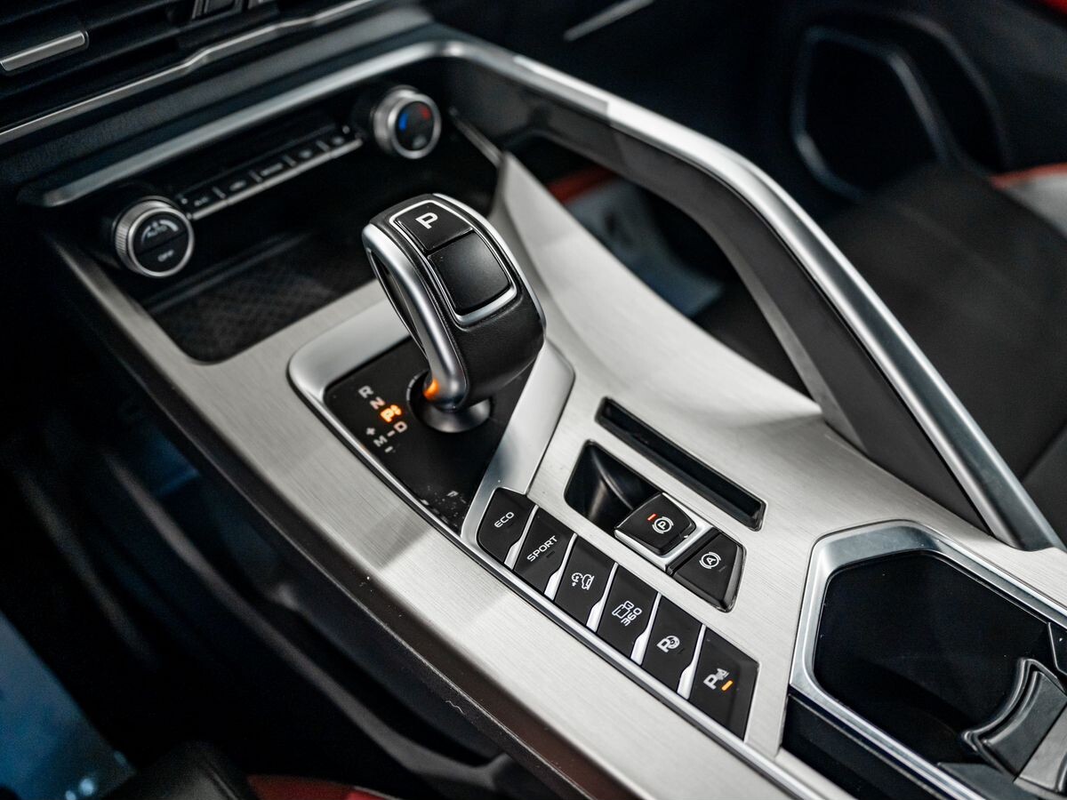 Geely Coolray 2021 - фото автомобиля