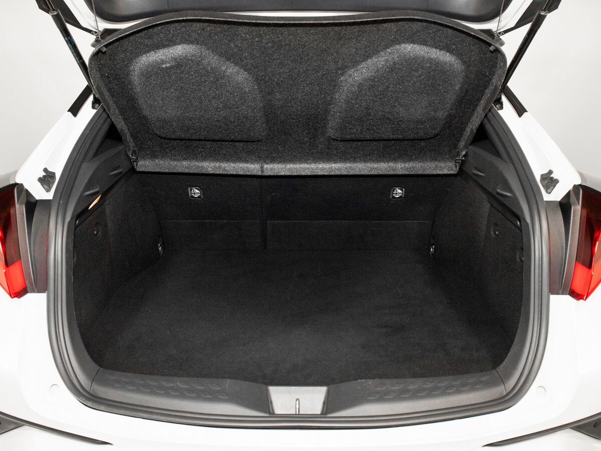 Toyota C-HR 2019 - фото автомобиля