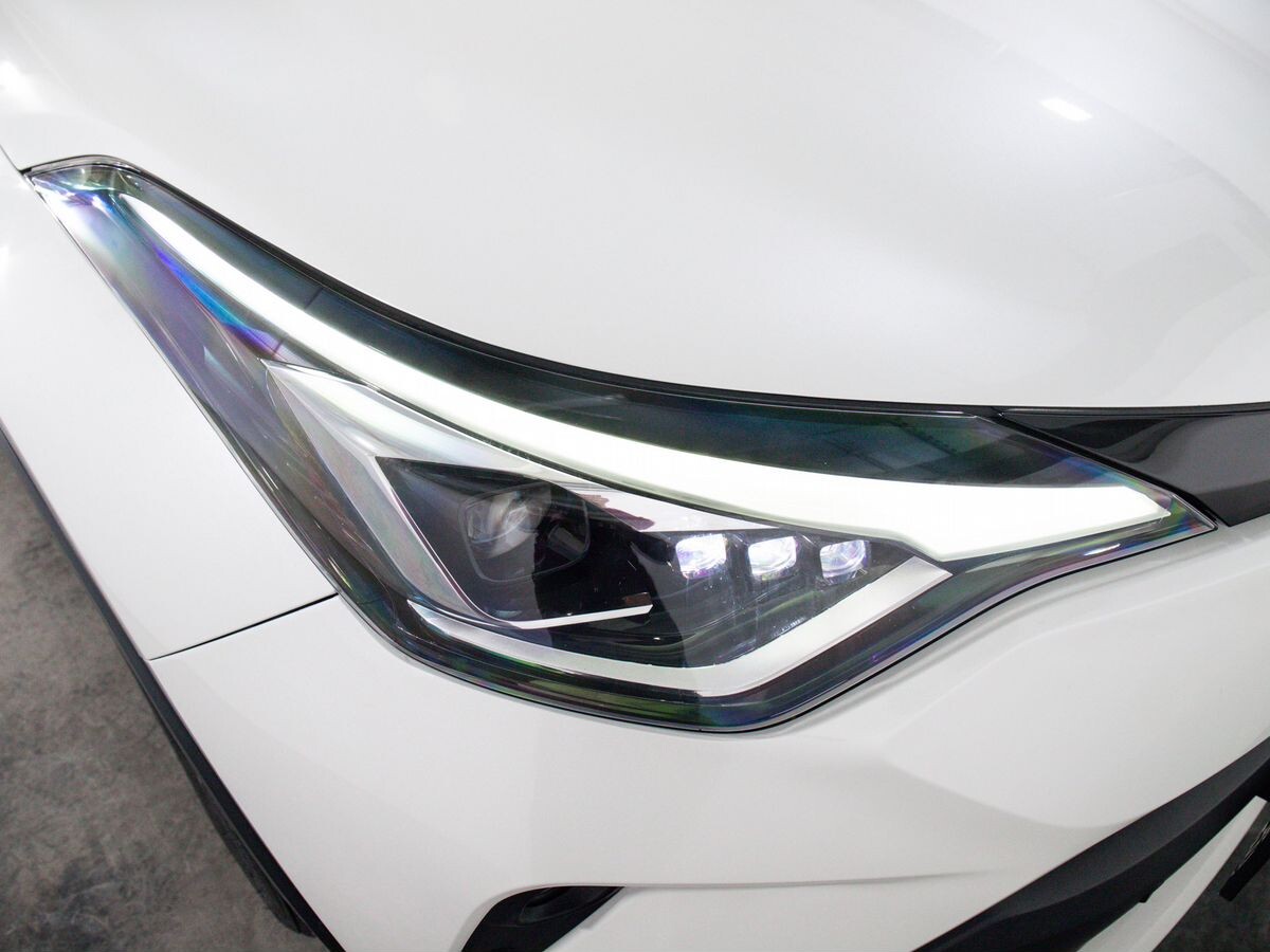 Toyota C-HR 2019 - фото автомобиля
