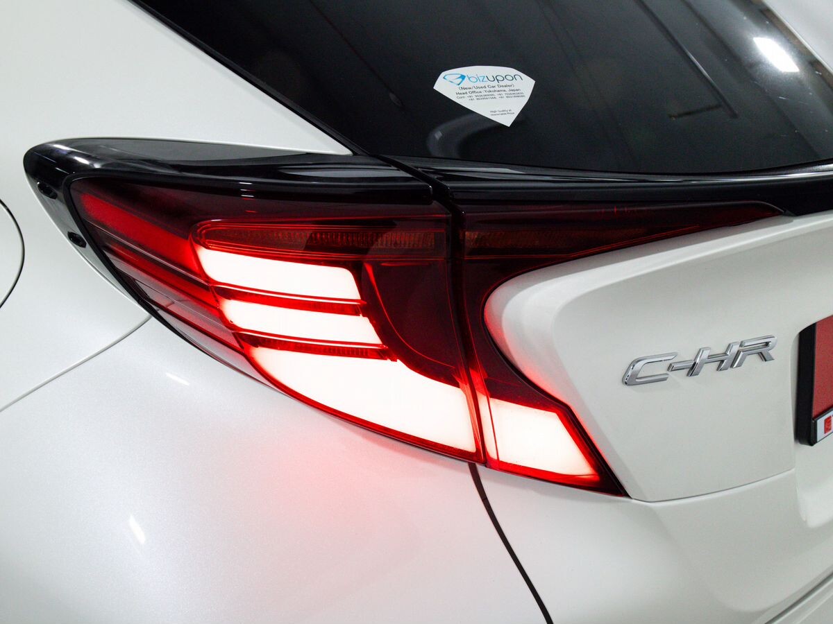 Toyota C-HR 2019 - фото автомобиля