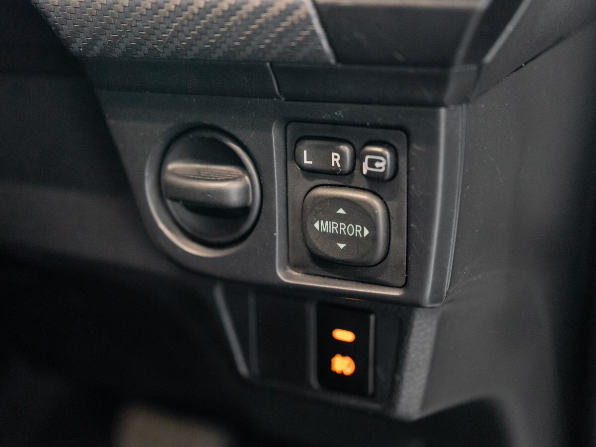 Toyota Corolla 2013 - фото автомобиля