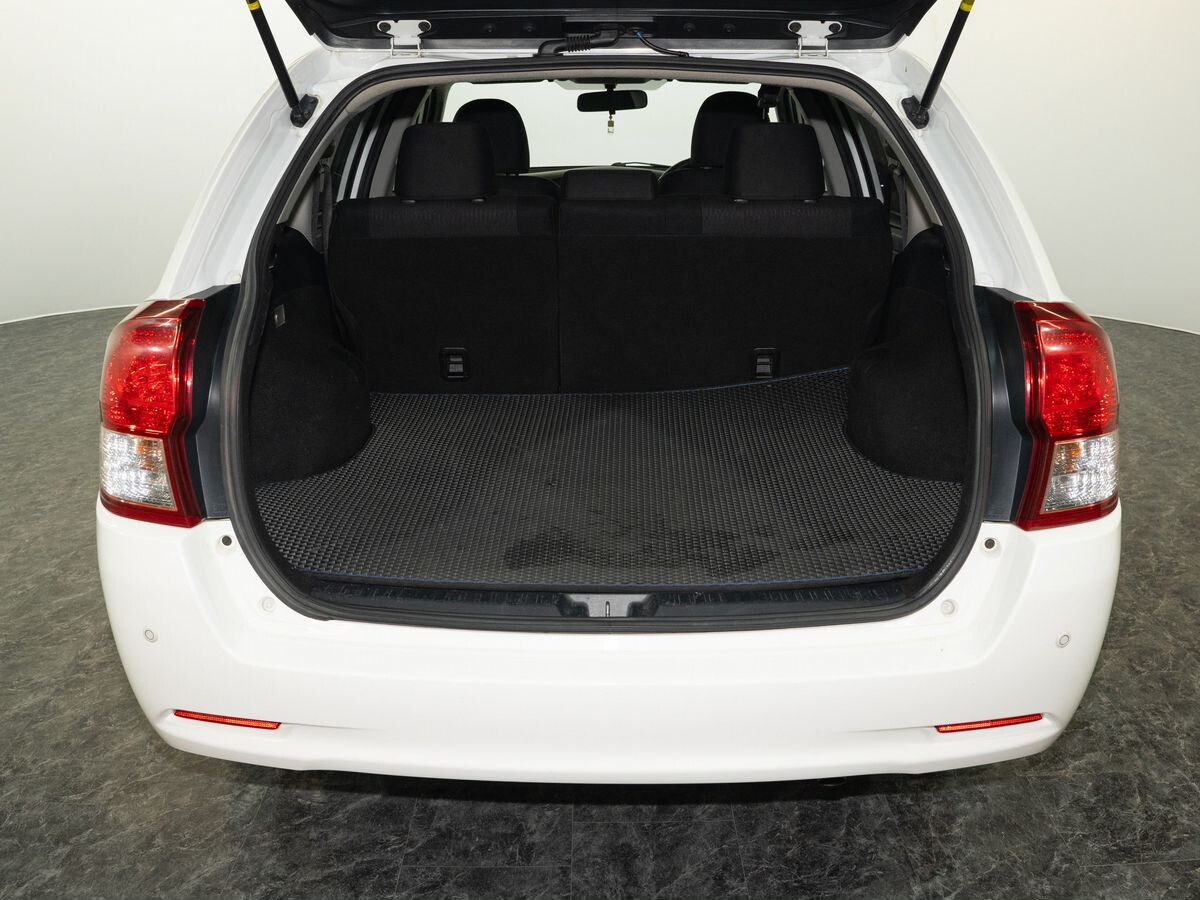 Toyota Corolla 2013 - фото автомобиля