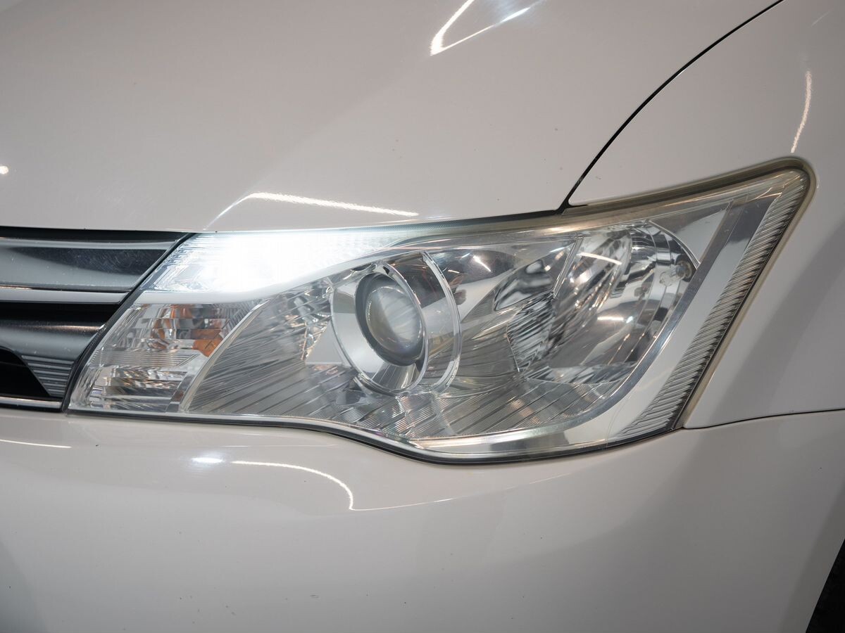 Toyota Corolla 2013 - фото автомобиля