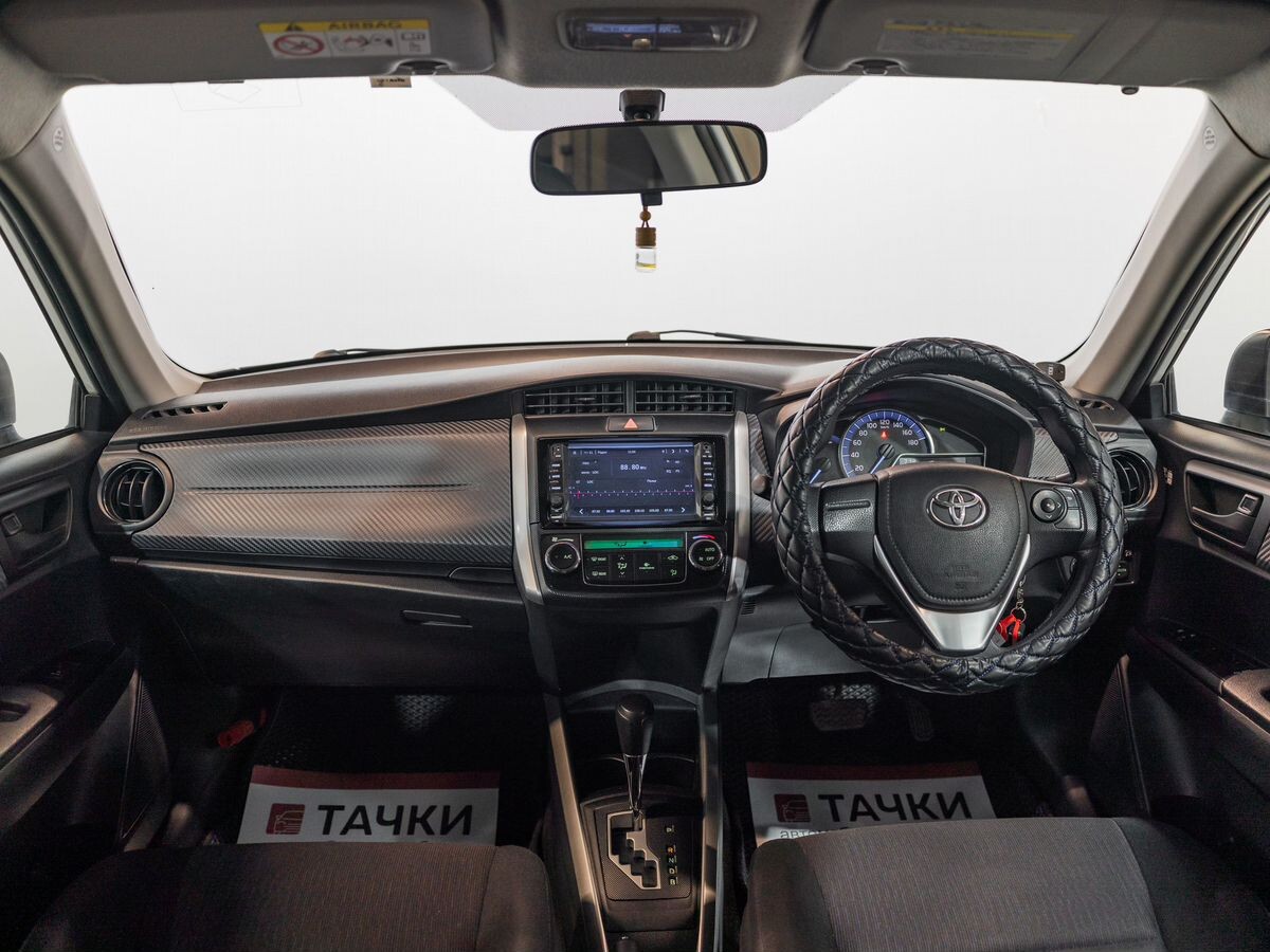 Toyota Corolla 2013 - фото автомобиля