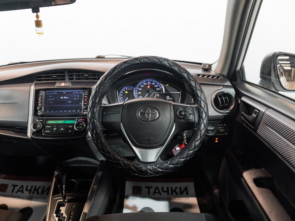 Toyota Corolla 2013 - фото автомобиля