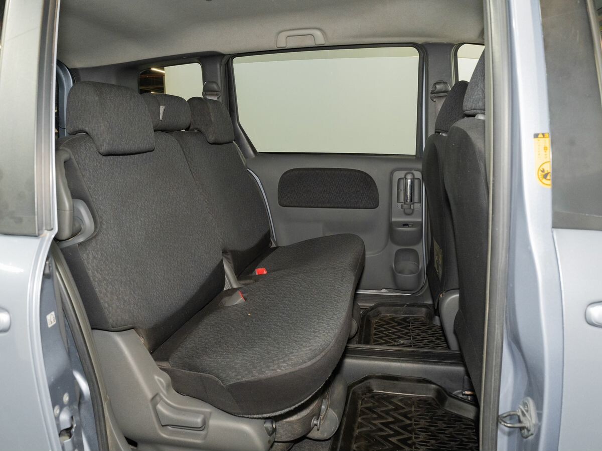 Toyota Sienta 2014 - фото автомобиля