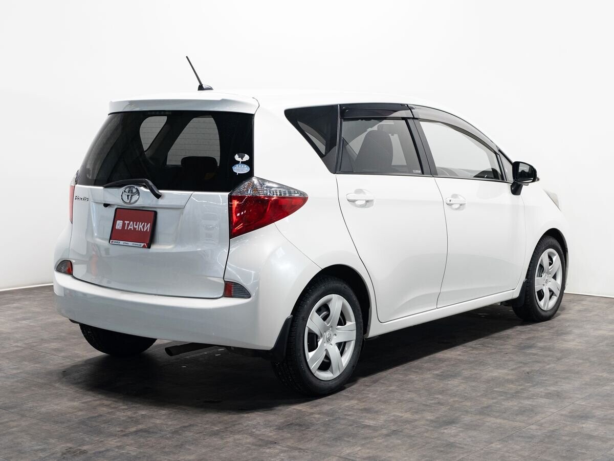 Toyota Ractis 2012 - фото автомобиля