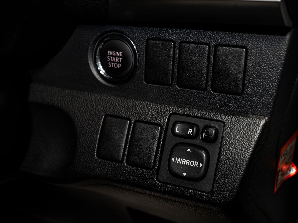 Toyota Ractis 2012 - фото автомобиля