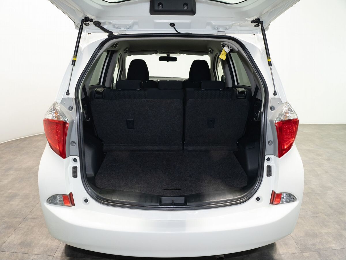 Toyota Ractis 2012 - фото автомобиля