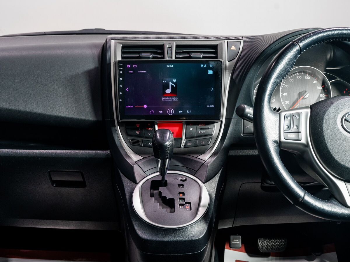 Toyota Ractis 2012 - фото автомобиля