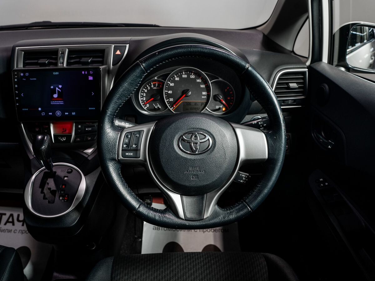 Toyota Ractis 2012 - фото автомобиля