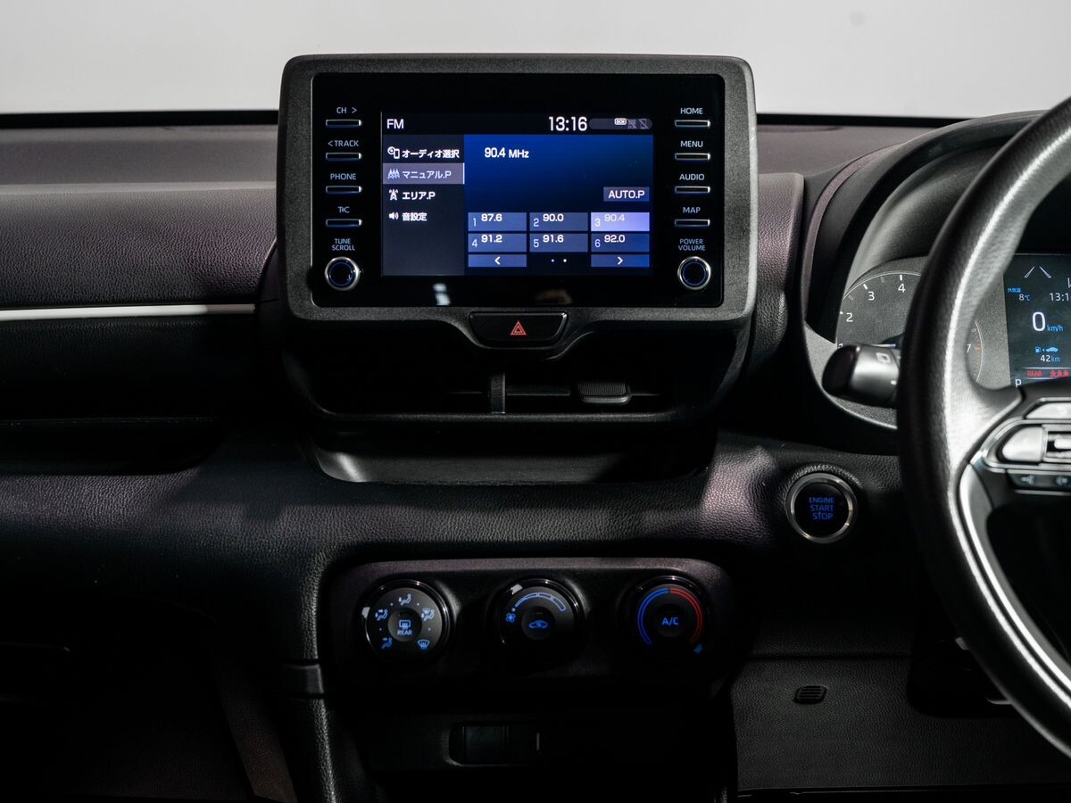 Toyota Yaris 2020 - фото автомобиля