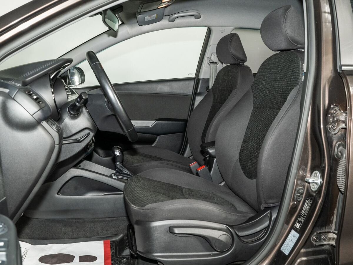 Kia Rio 2017 - фото автомобиля